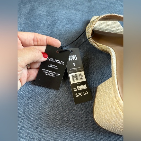 Madden NYC Block Heel Slip On Sandals Woman’s SZ 9 Cream Textured Beaded New - Picture 8 of 13